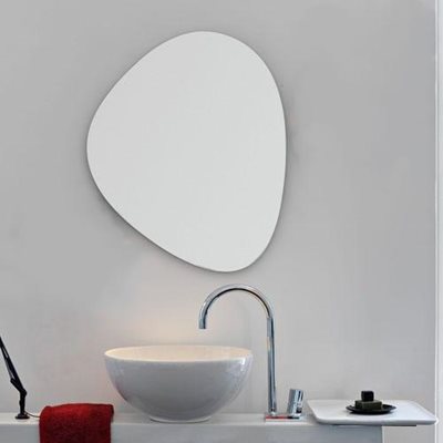 מראה מרחפת לתליה בצורה אמורפית ללא מסגרת רוחב 50 ס"מ גובה 60 ס"מ דגם M-7