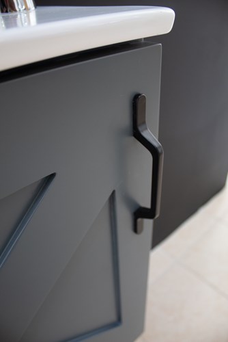 ארון אמבטיה תלוי לפי מידה רוחב עומק וצבע לפי בחירתך עם כיור משטח חרס שקוע דגם דאדלי