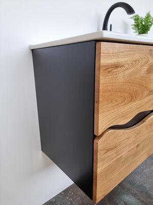 ארון אמבטיה תלוי לפי מידה רוחב ועומק וצבע דופן לפי בחירתך עשוי מעץ מלא אלון מבוקע עם כיור משטח חרס שקוע דגם גליל