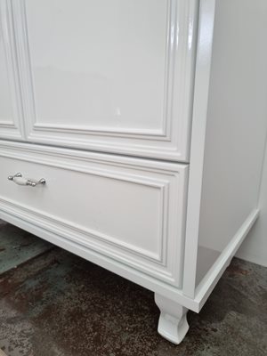 ארון אמבטיה עומד לפי מידה רוחב עומק וצבע לפי בחירתך עם כיור משטח חרס שקוע דגם פארן