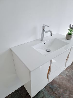 ארון אמבטיה תלוי לפי מידה רוחב עומק וצבע לפי בחירתך עם כיור משטח חרס שקוע דגם ברגאמו