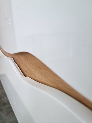 ארון אמבטיה תלוי לפי מידה רוחב עומק וצבע לפי בחירתך עם משטח עץ מלא להנחת כיור מונח דגם באדו