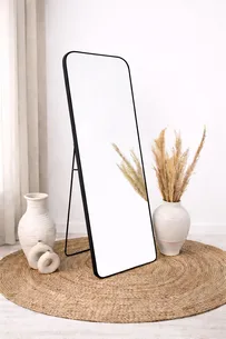 מראת גוף מלבנית עומדת עם סטנד עשוי ממסגרת אלומיניום אל חלד צבע שחור מט וניתן גם לתלות אותה רוחב 70 ס"מ גובה 180 ס"מ דגם LM-14B