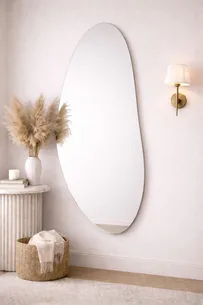 מראת גוף מרחפת בצורה אמורפית לתליה ללא מסגרת רוחב 70 ס"מ גובה 180 ס"מ דגם LM-56